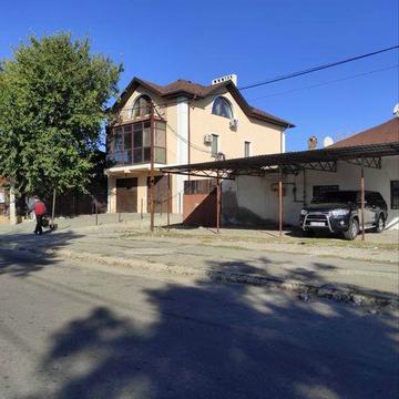 Здам будинок/центр міста/гараж