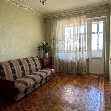 Сдам 2 комнатную квартиру метро Защитников Украины