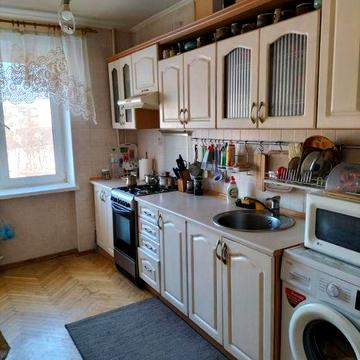 Продаж 3 кімнатноі квартири біля метро Оболонь на Героів полку Азов 27