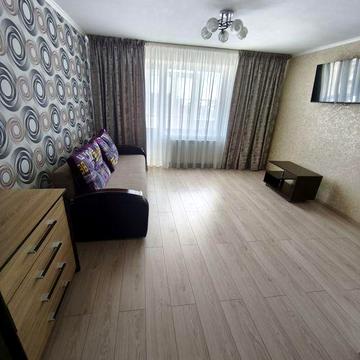 Продам простору 1 к квартиру (початок пр. Перемоги)