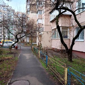 Двокімнатна біля метро Героїв Дніпра