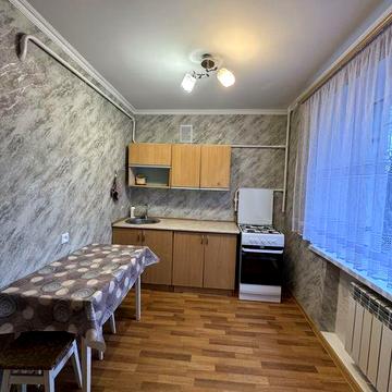 Здається 1 кімнатна квартира на Вокзалі з меблями.