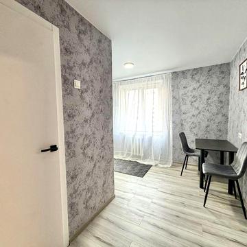 Продам. Однокімнатна з ремонтом. Центр