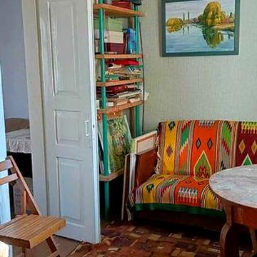 Частина будинку в спокійному районі середмістя