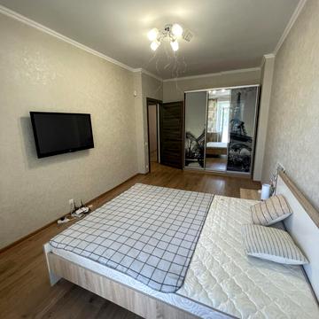 Середньофонтанська вул., 28