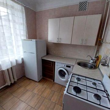 Сдам 2 х кімнатну метро Дарниця вул.Будівельників 22/11