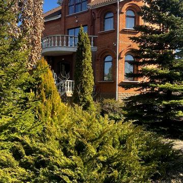 Оренда будинку для сімʼї, під офіс Можливо на літо Басейн