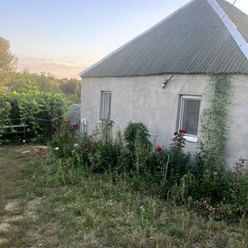 Продам дім пгт Нова Водолага, в затишному місці