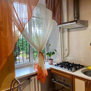 Продам 3-кімнатну сталінку на КРЕСі, єВідновлення сертифікат