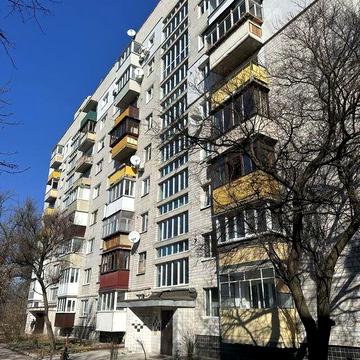 Однокімнатна 40 м3 третій поверх вулиця Садова