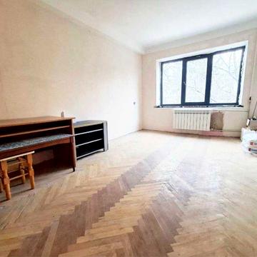 Солом’янська 19, Поруч із ландшафтним парком