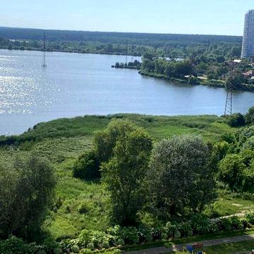 Ст. метро Житомирська, Видова на озеро, ліс. вул. Ушакова, 4