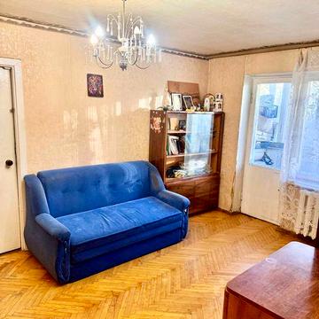 Затишна двокімнатна на просп. Відрадному 12.