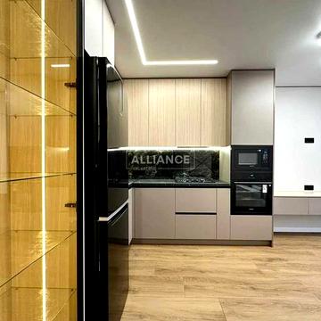 Велика 1км квартира в самому цетрі міста з меблями та технікою