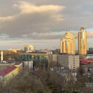 Трехкомнатная рядом с парком и морем в Светлом переулке.