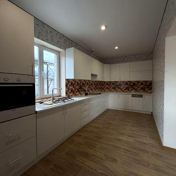 Продається сучасний будинок у Ракетній Рощі, вул. Рибатська