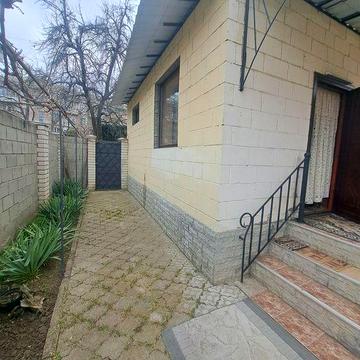 2ком.кв  пр.Мира (с гаражом и своим двором)