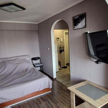 Продається 1-кімнатна квартира по вул. Запорізька, малий ринок,