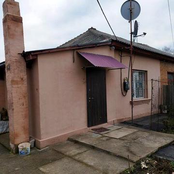 Продається двох кімнатна квартира