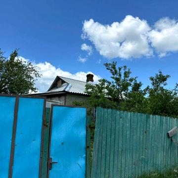 Продам пол дома пгт  Ст.Салтов