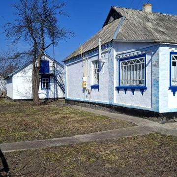 Продається будинок  с. Озерна