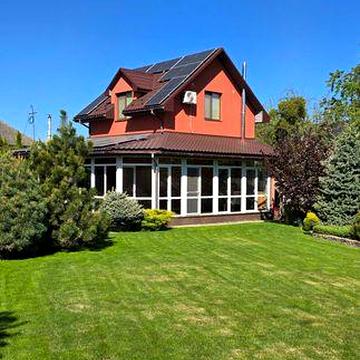 Оренда з видом на річку