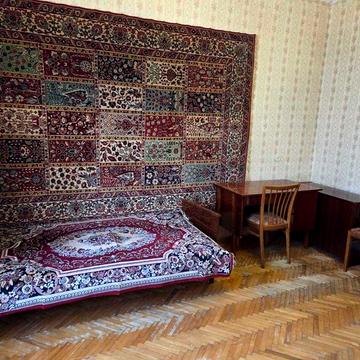 2х окрема, сталінка. М. Лук’янівська - 800м. Вул. Татарська, 2Д. Газ.