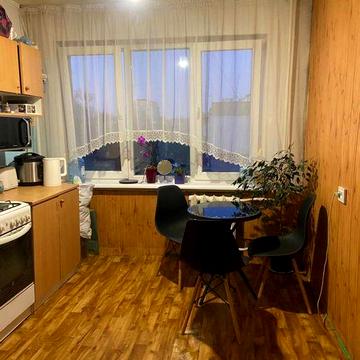 Продаж 3 кімнатної квартири вул. Наукова