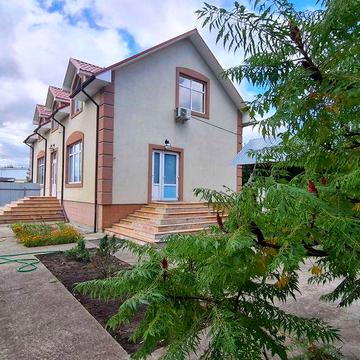 Осокорки. Оренда окремого будинка на ділянці 8 соток.