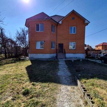 Продам будинок 200м2 в Новій Боярці, 6 кімнат, 2 кухні, 6 соток.