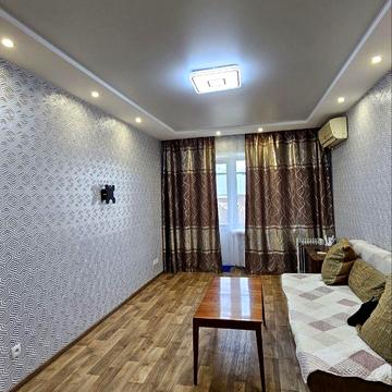 Богдана Хмельницького просп. (Героїв Сталінграда), 24а