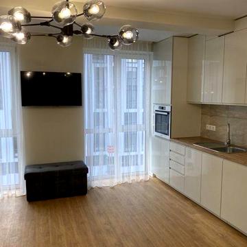 Оренда 2к квартири вул. Героїв УПА, Новобудова