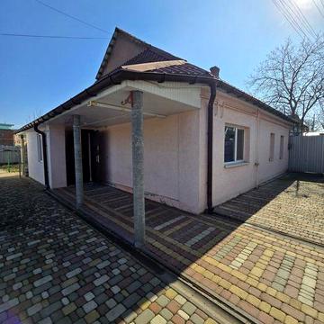 Продаж ½ будинку в ТОП-локації: Вокзальна, 1 хв до річки!