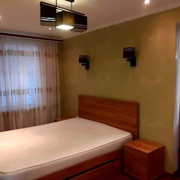 Чарівна вул., 121