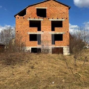 Продам двоповерховий будинок