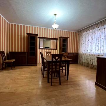 Михайла Янгеля вул., 8