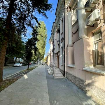 Без комиссии риелтору продам 2 ком квартиру ул С. Ефремова