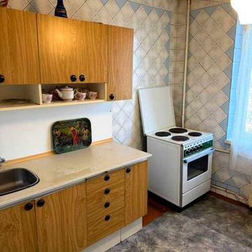 Сдам 2 комн квартиру  Тополь-3,дом 56