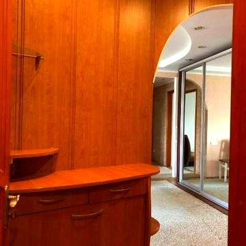 Продается 3-комн.кв. по ул.Запорожской (Малый рынок)