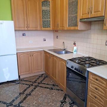 Пасічна вул., 171