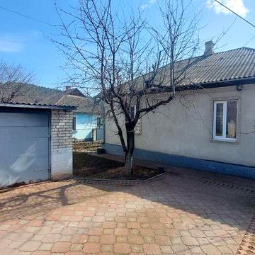 Продам будинок. Вул.Старицького,28.