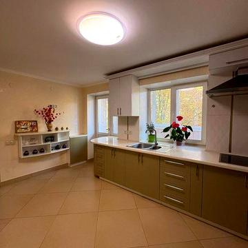 "Комфортна  2-кім.квартира з власною терасою, вул. Кн. Ольги