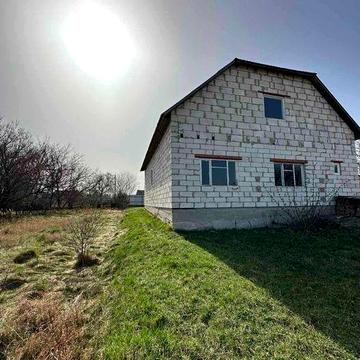 Продається будинок,і земельна ділянка під Києвом.