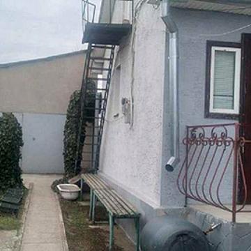 Продається будинок у Корабельному районі по вулиці Олега Ольжича