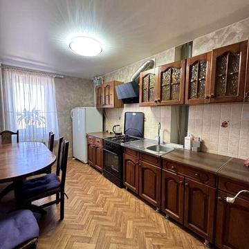 Продаж 3х кімнатноі квартири. Цегляний будинок