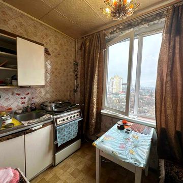 Продам 2-х кімнатну квартиру, 5-7 хвилин від метро Індустріальна