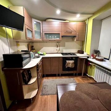 Продам 1 кім. квартиру з ремонтом, р-н Зеленоі, можливо по програмам