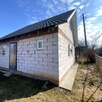 Продам новобудову із земельною ділянкою по вул. Михалевича