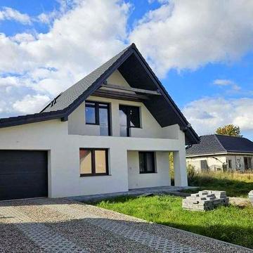 Двоповерховий будинок площею 140 м²