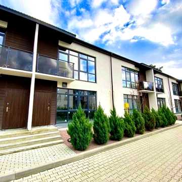 Продаж тауну 125м2 в закритому КМ з басейном. ГАЗ є, Центральні комун.